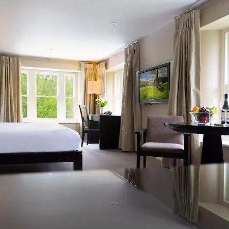 Brooklodge & Hotel