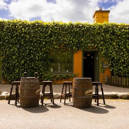Brooklodge & Hotel 4*