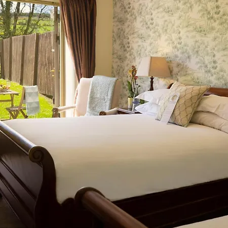 Brooklodge & Hotel 4*