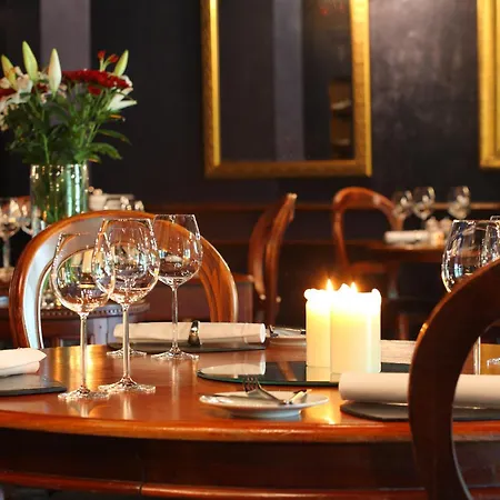 Brooklodge & Hotel 4*