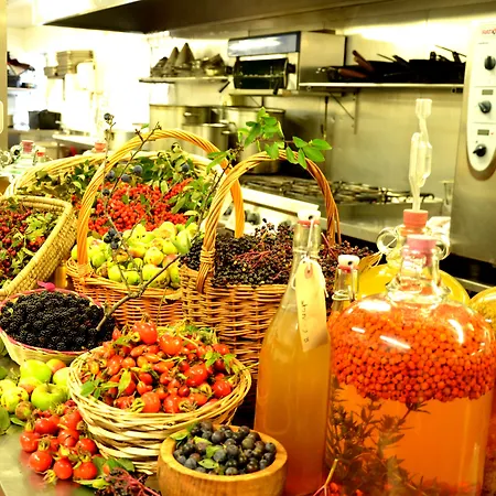 Brooklodge & Hotel 4*