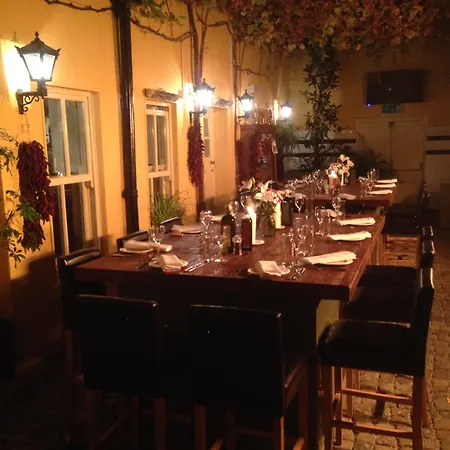 Brooklodge & Hotel 4*
