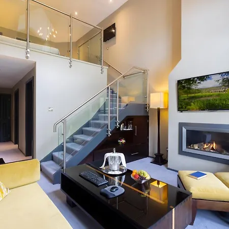Hotel Brooklodge & 4*