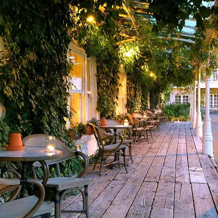 Brooklodge & 4* Macreddin Village