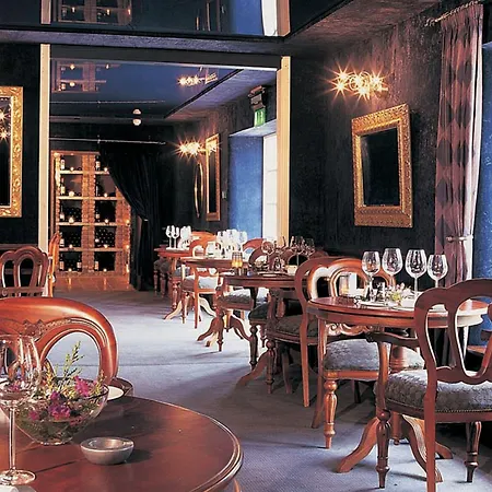 Hotel Brooklodge & 4*