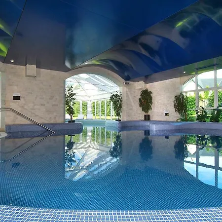 Brooklodge & 4*