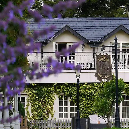 Brooklodge & 4*