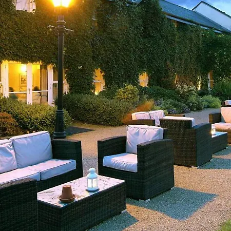 Brooklodge & Hotel 4*