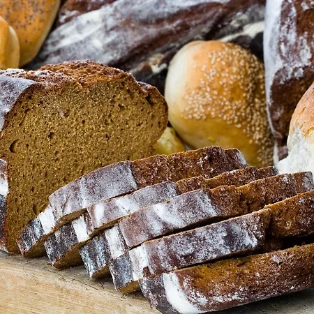 Brooklodge & Hotel 4*