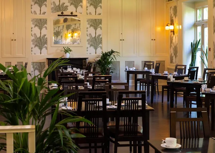 Brooklodge & Отель