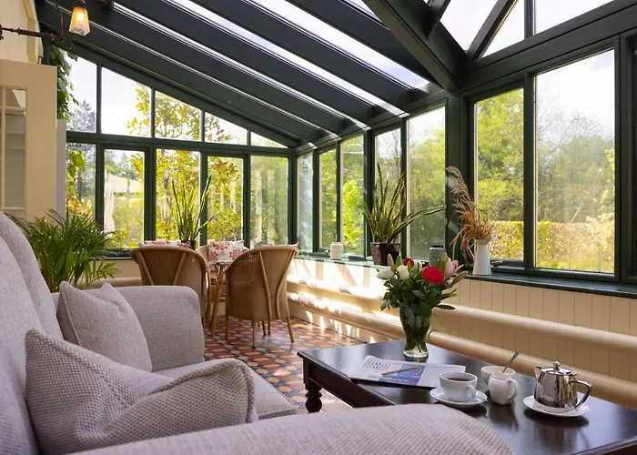 Отель Brooklodge & Macreddin Village