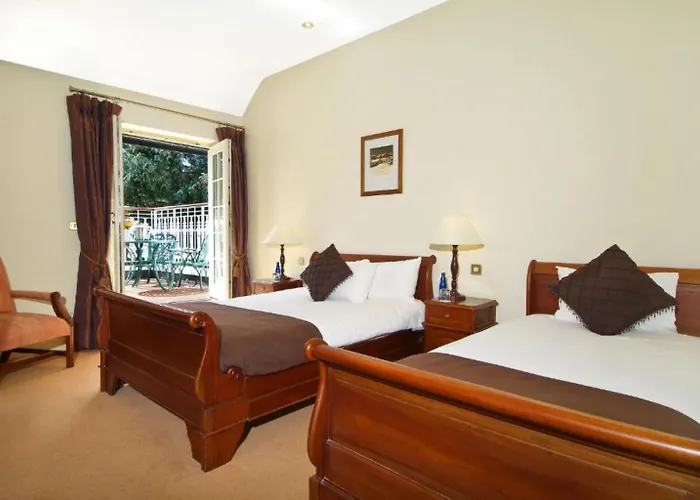 Brooklodge & Отель