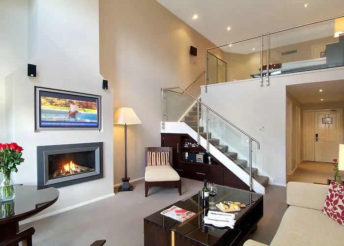 Brooklodge & 4* Macreddin Village