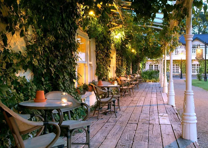 Brooklodge & 4* Macreddin Village