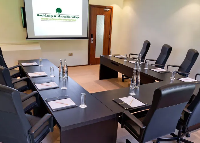 Brooklodge & Отель 4*