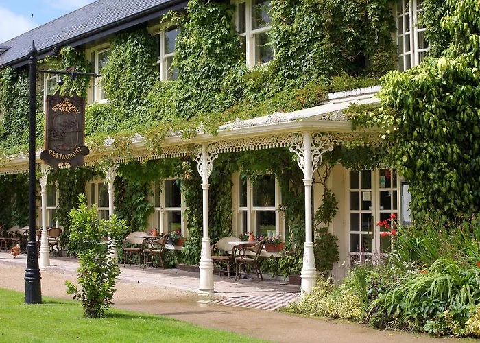 Brooklodge & Отель