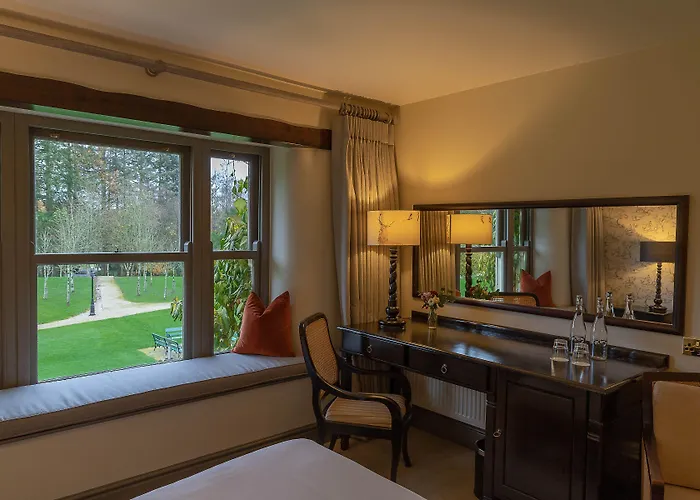 Отель Brooklodge & 4*