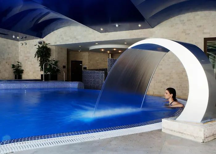 Brooklodge & Отель