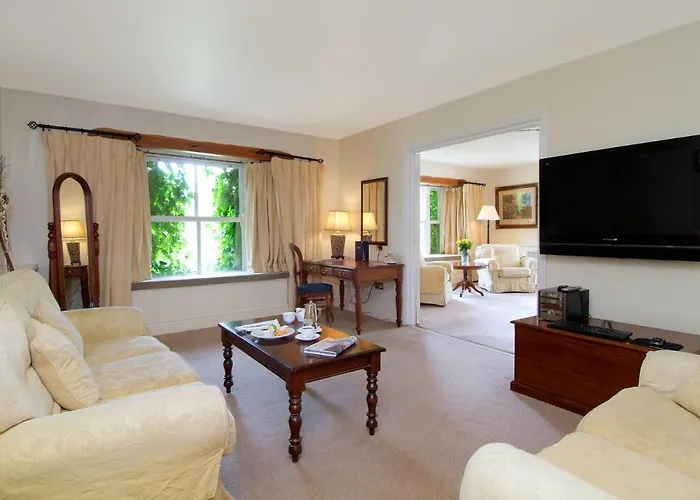 Brooklodge & Hotel 4*