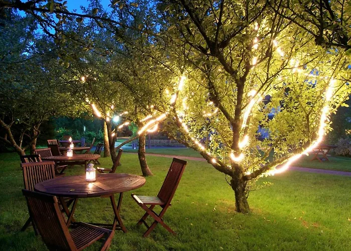 Отель Brooklodge & 4*